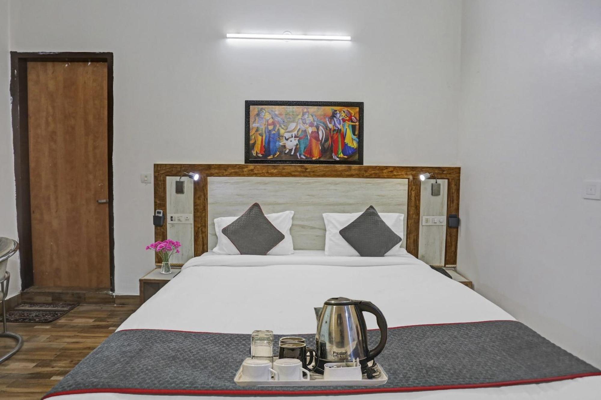 Townhouse Gn Stay Near Gnida Office Metro Station Грейтър Нойда Екстериор снимка